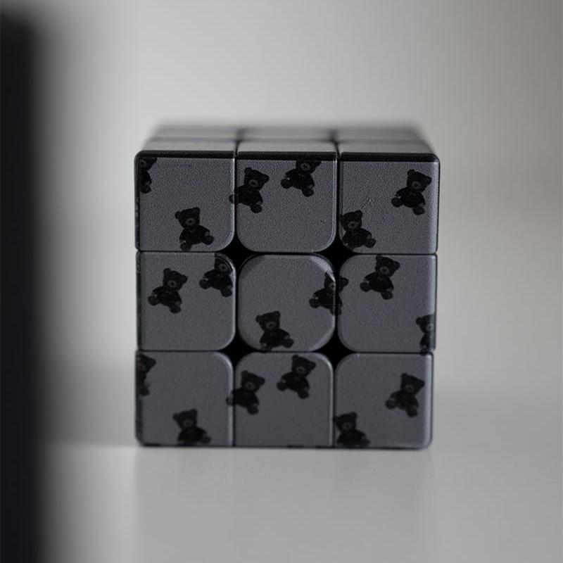 Blvck Rubix Cube